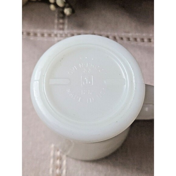 Anchor Hocking Fire King Milk Glass Mug - Picture 4 of 5